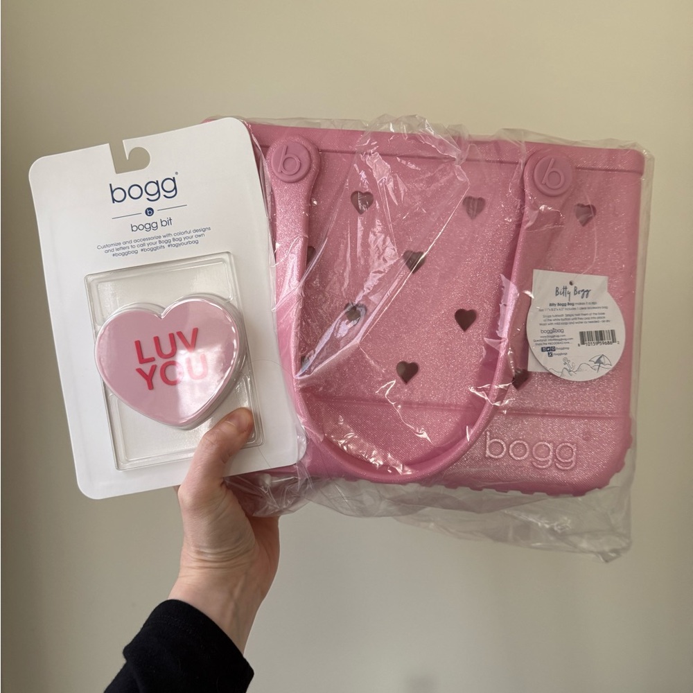 Limited edition valentines bitty bubble gum shimmer Bogg bag and bit
